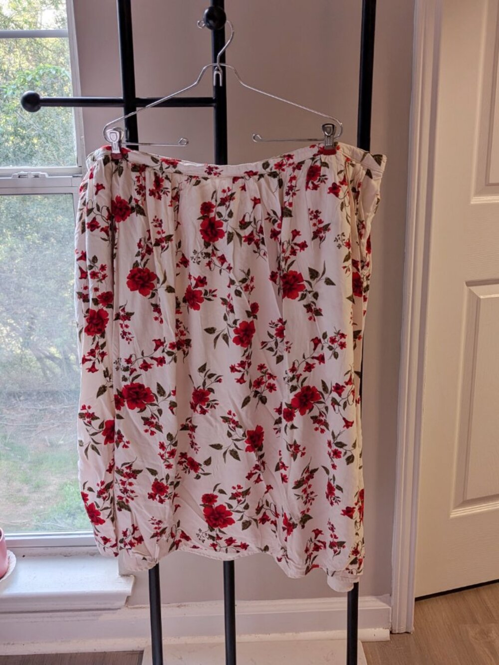 Old Navy Floral Midi Skirt – Size 4X – Very Good Condition 🌹 - Picture 4 of 4